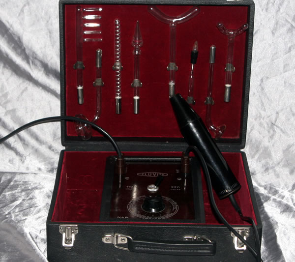 Lovely 1960s 8pc Fluvita Violet Wand / Violet Ray